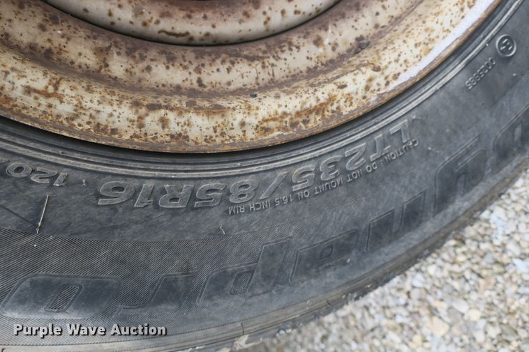 image for item DB10037 2003 Ford F250 Super Duty SuperCab pickup truck