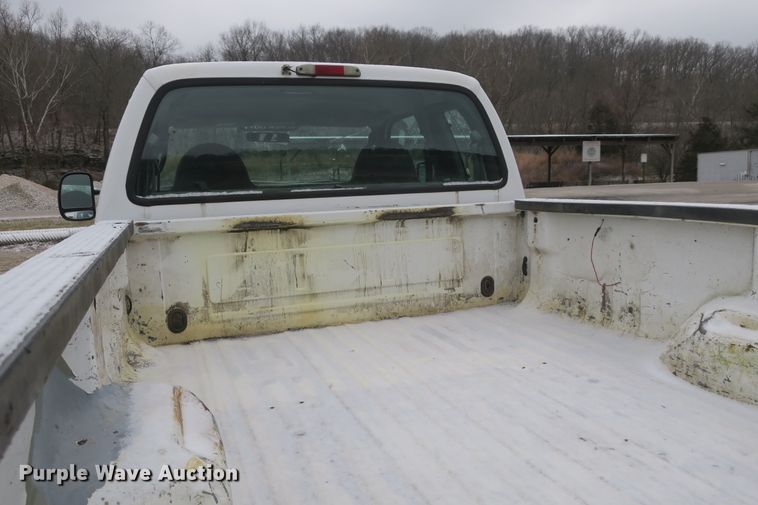 image for item DB10037 2003 Ford F250 Super Duty SuperCab pickup truck