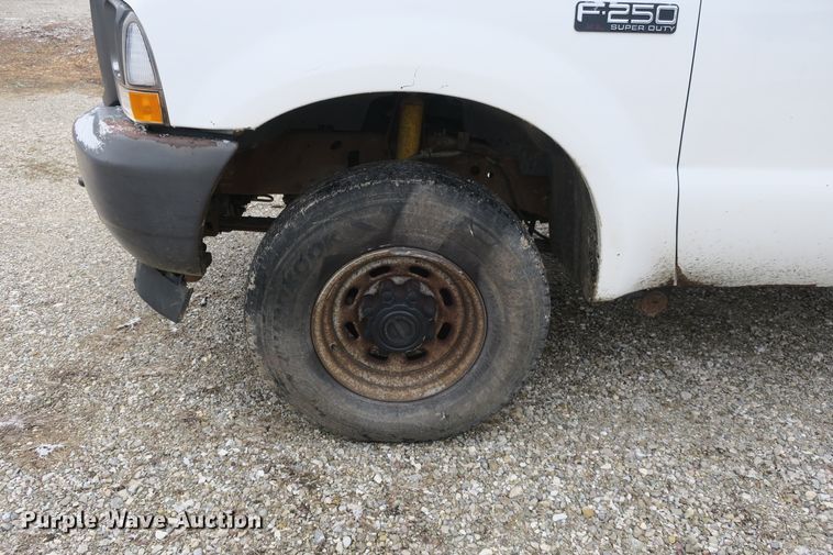 image for item DB10037 2003 Ford F250 Super Duty SuperCab pickup truck