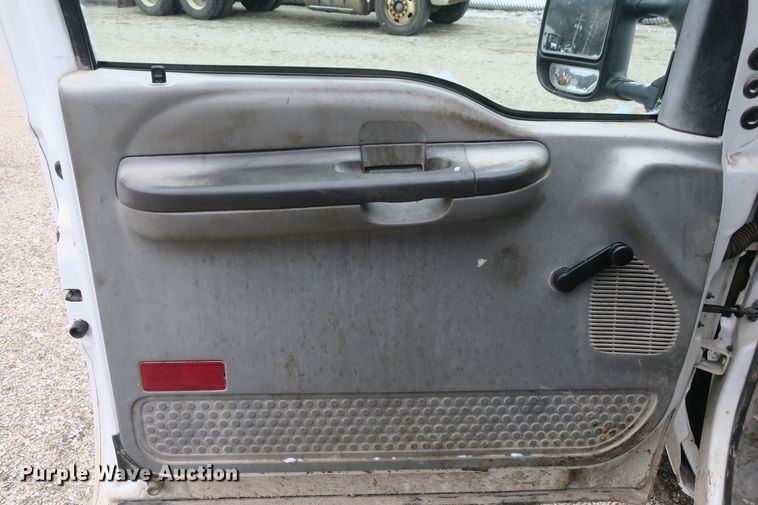 image for item DB10037 2003 Ford F250 Super Duty SuperCab pickup truck