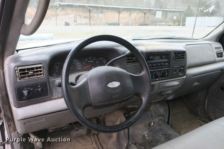 image for item DB10037 2003 Ford F250 Super Duty SuperCab pickup truck