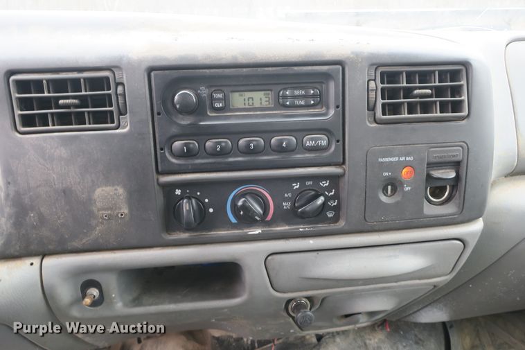 image for item DB10037 2003 Ford F250 Super Duty SuperCab pickup truck