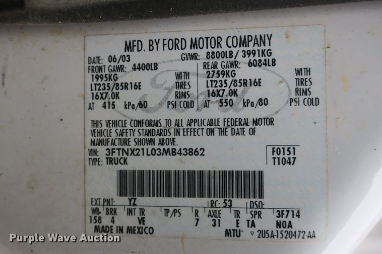 image for item DB10037 2003 Ford F250 Super Duty SuperCab pickup truck