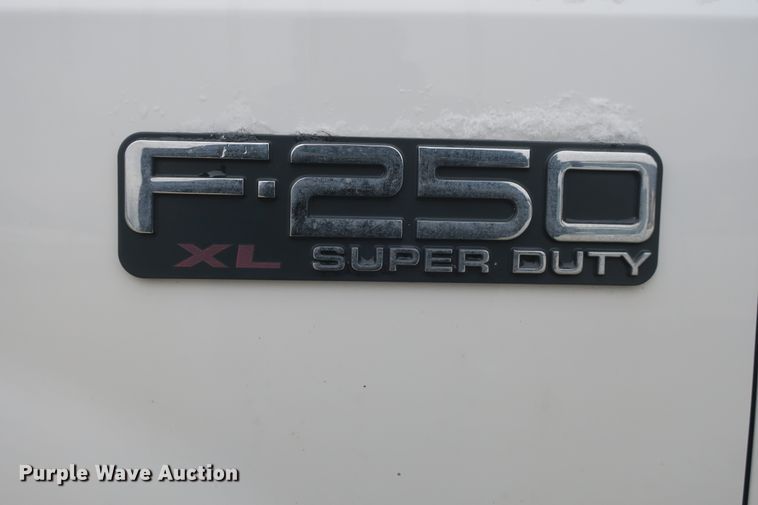 image for item DB10037 2003 Ford F250 Super Duty SuperCab pickup truck