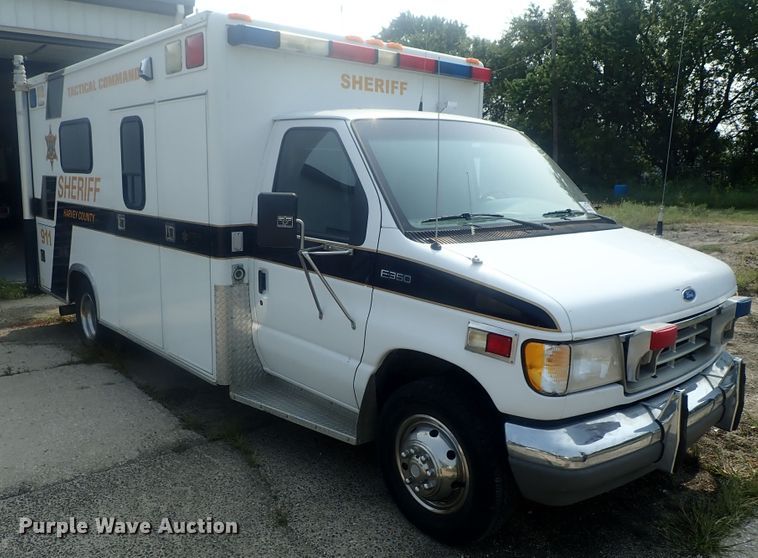 image for item DE0767 1992 Ford Econoline E350  ambulance