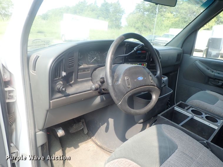 image for item DE0767 1992 Ford Econoline E350  ambulance