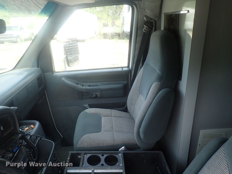 image for item DE0767 1992 Ford Econoline E350  ambulance