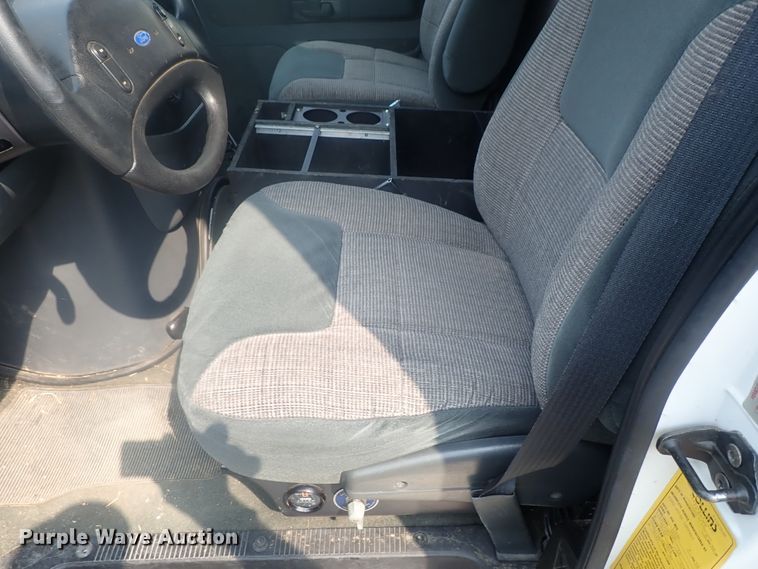 image for item DE0767 1992 Ford Econoline E350  ambulance