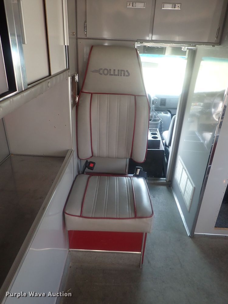 image for item DE0767 1992 Ford Econoline E350  ambulance