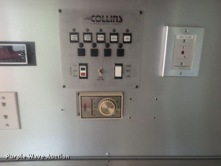 image for item DE0767 1992 Ford Econoline E350  ambulance