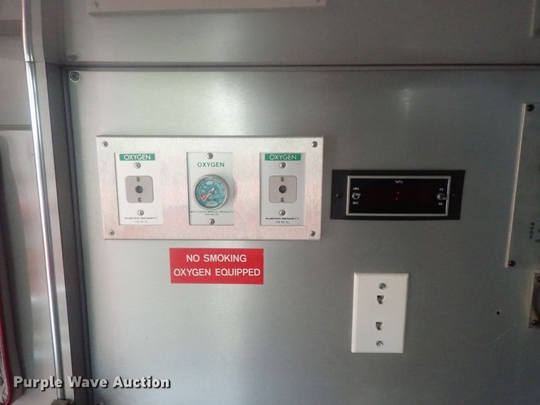 image for item DE0767 1992 Ford Econoline E350  ambulance