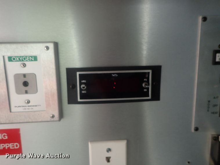 image for item DE0767 1992 Ford Econoline E350  ambulance