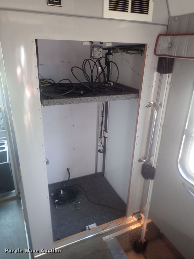 image for item DE0767 1992 Ford Econoline E350  ambulance