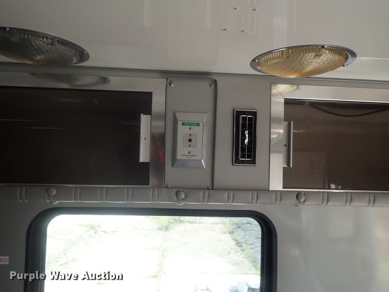 image for item DE0767 1992 Ford Econoline E350  ambulance