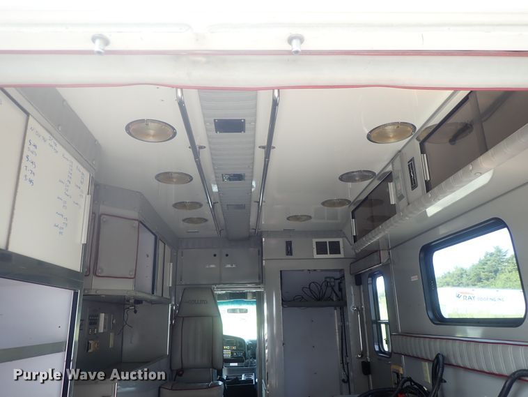 image for item DE0767 1992 Ford Econoline E350  ambulance