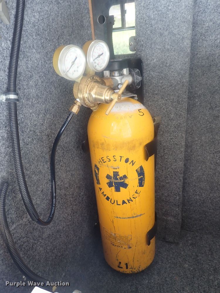 image for item DE0767 1992 Ford Econoline E350  ambulance