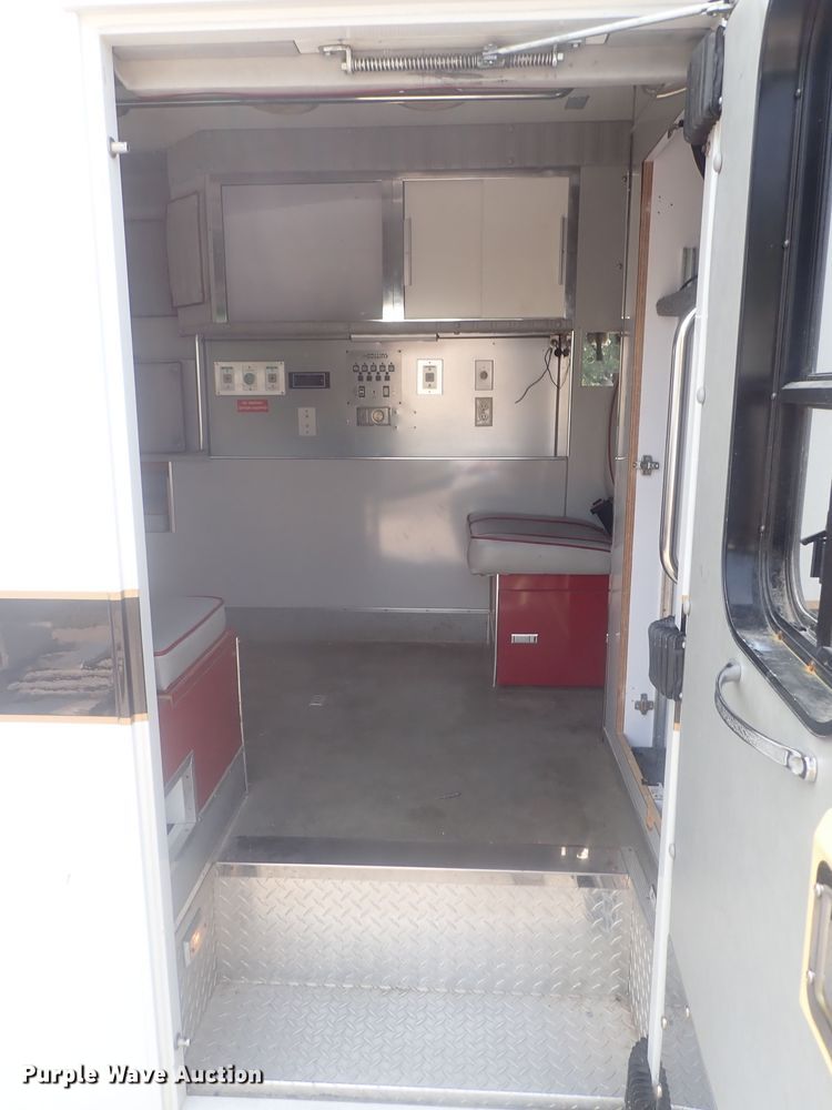 image for item DE0767 1992 Ford Econoline E350  ambulance