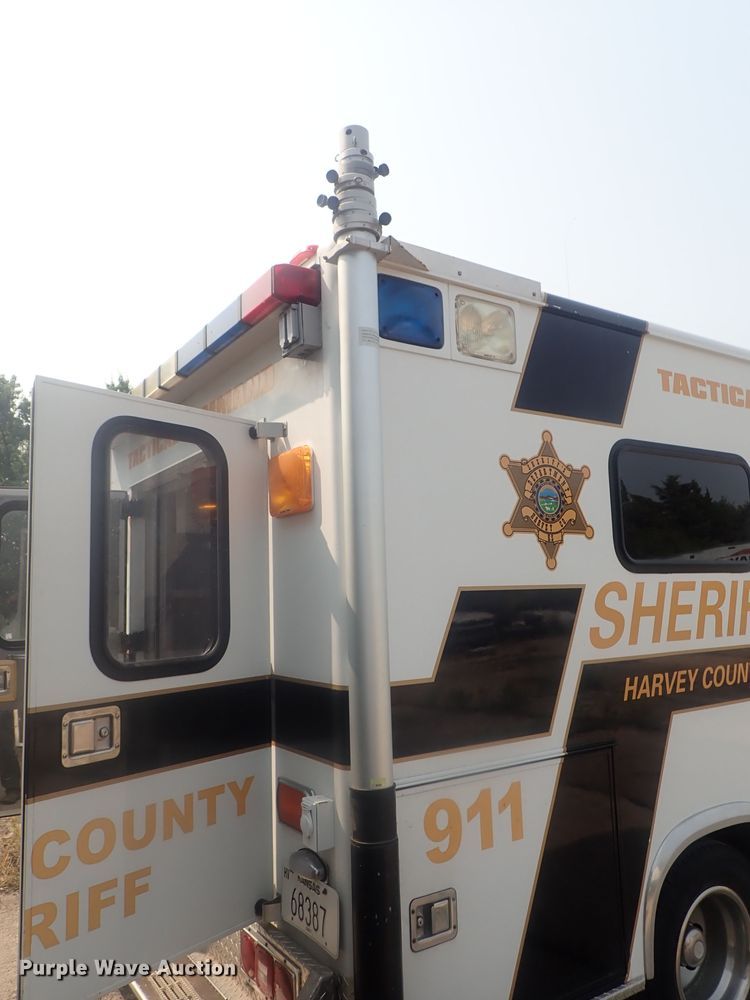 image for item DE0767 1992 Ford Econoline E350  ambulance