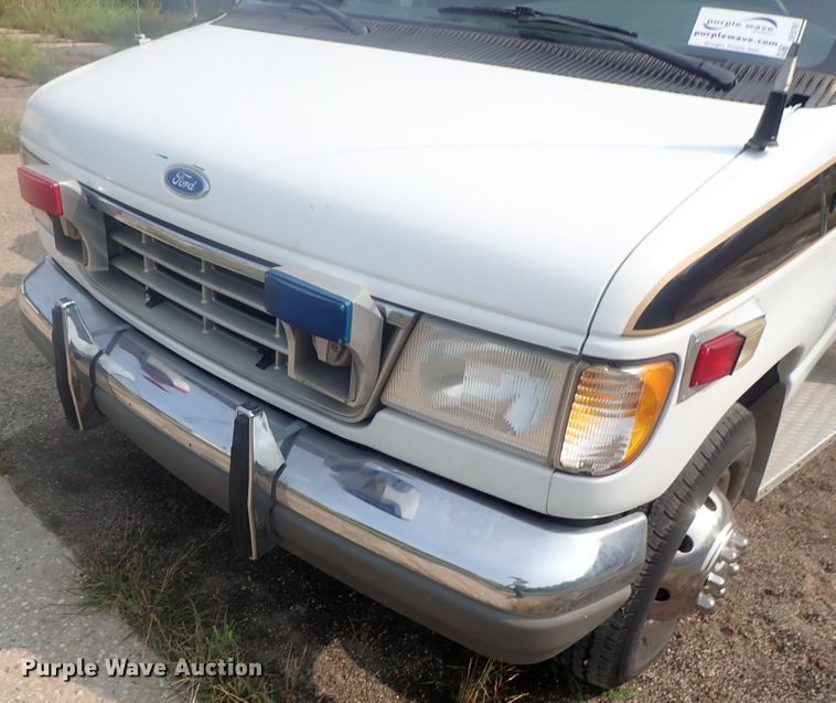 image for item DE0767 1992 Ford Econoline E350  ambulance