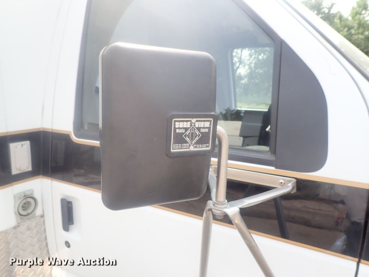 image for item DE0767 1992 Ford Econoline E350  ambulance