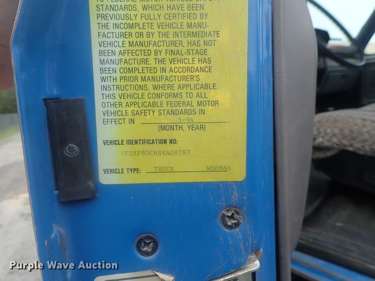 image for item DE0797 1995 Ford F800  truck with Vermeer tree spade