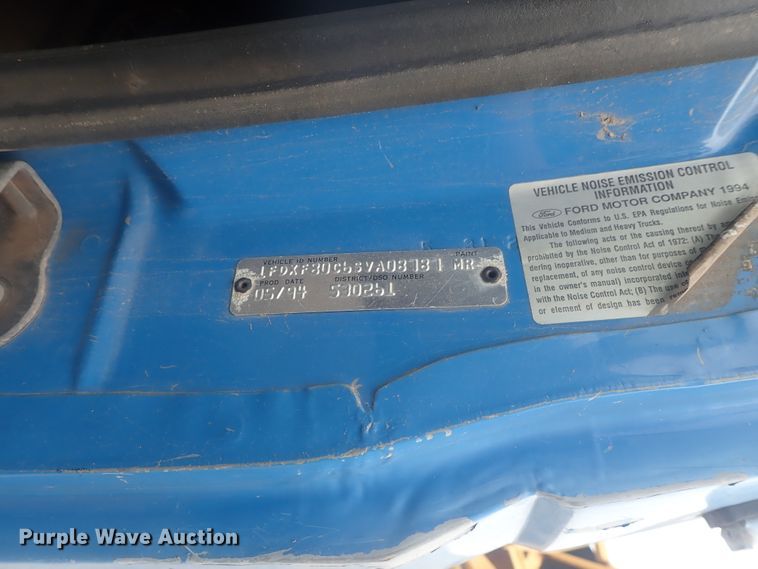 image for item DE0797 1995 Ford F800  truck with Vermeer tree spade