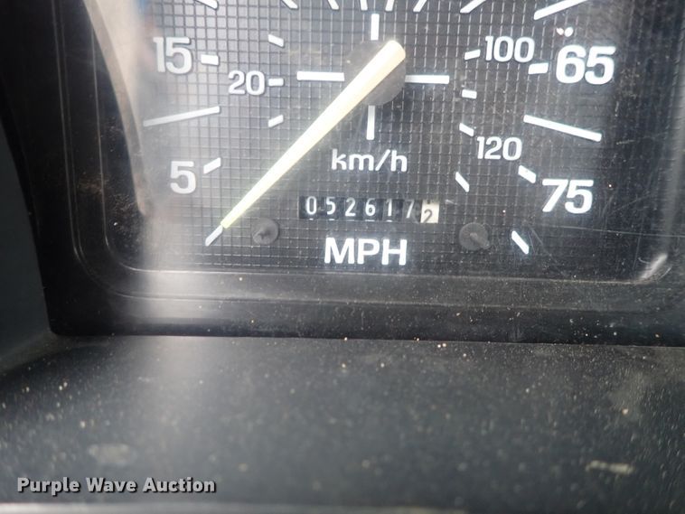 image for item DE0797 1995 Ford F800  truck with Vermeer tree spade