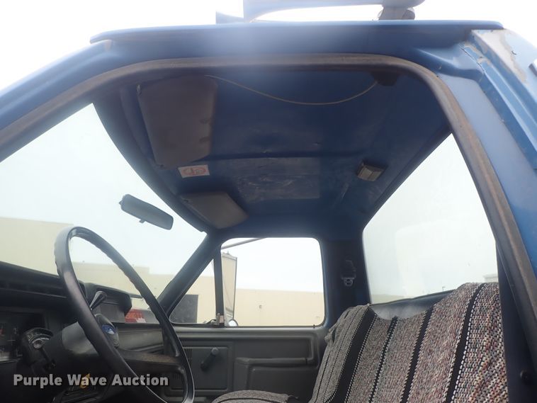 image for item DE0797 1995 Ford F800  truck with Vermeer tree spade