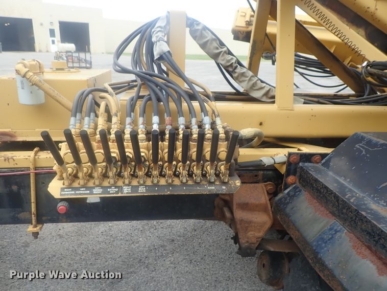 image for item DE0797 1995 Ford F800  truck with Vermeer tree spade