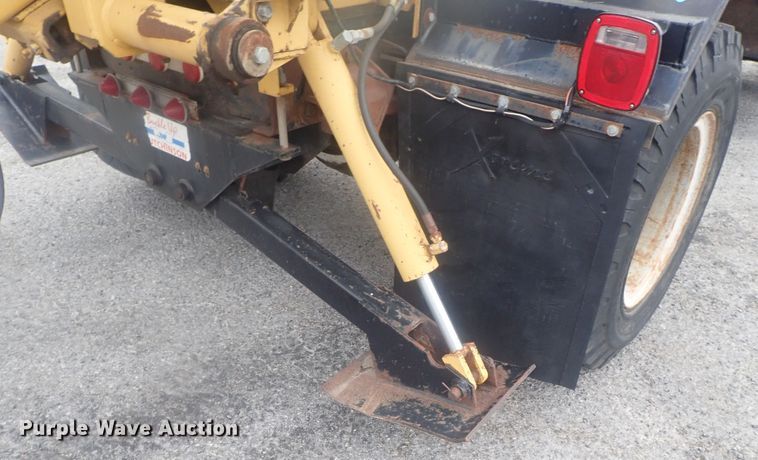 image for item DE0797 1995 Ford F800  truck with Vermeer tree spade