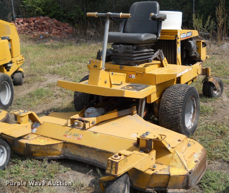 image for item DE4511 2004 Hustler 926089 ZTR lawn mower