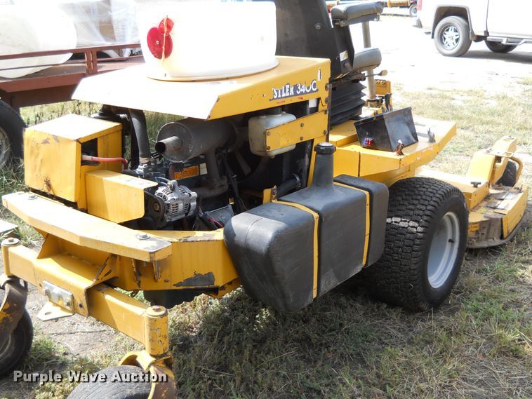 image for item DE4511 2004 Hustler 926089 ZTR lawn mower