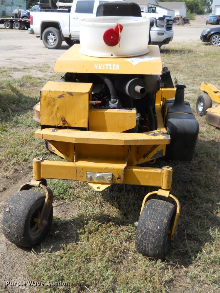 image for item DE4511 2004 Hustler 926089 ZTR lawn mower