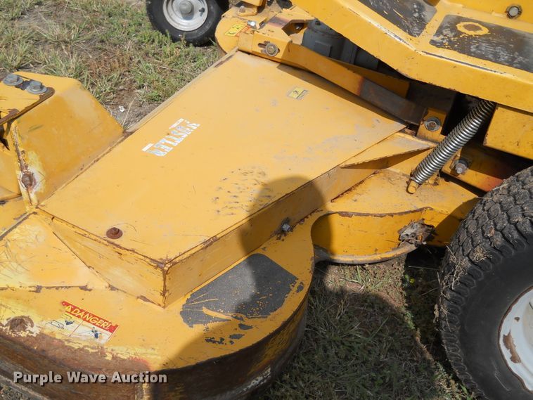 image for item DE4511 2004 Hustler 926089 ZTR lawn mower