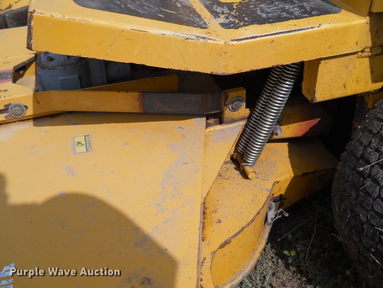 image for item DE4511 2004 Hustler 926089 ZTR lawn mower