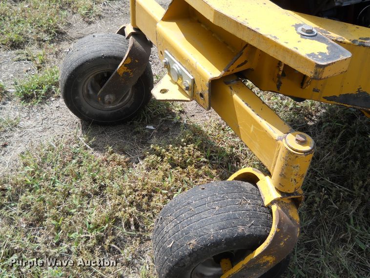 image for item DE4511 2004 Hustler 926089 ZTR lawn mower