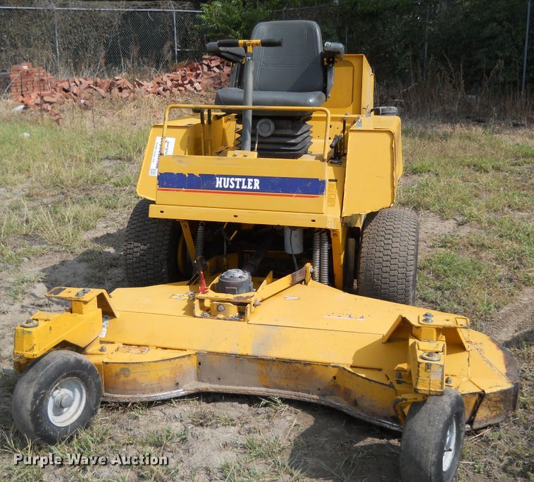 image for item DE4512 2010 Hustler 925008 ZTR lawn mower