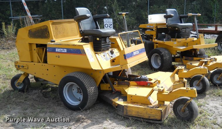 image for item DE4512 2010 Hustler 925008 ZTR lawn mower