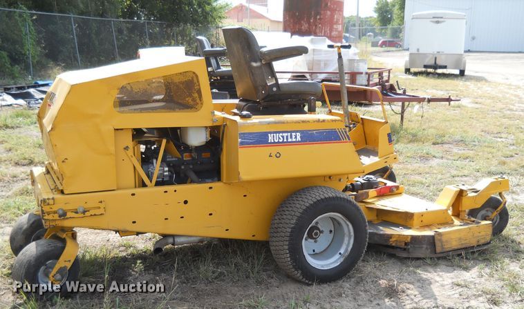 image for item DE4512 2010 Hustler 925008 ZTR lawn mower