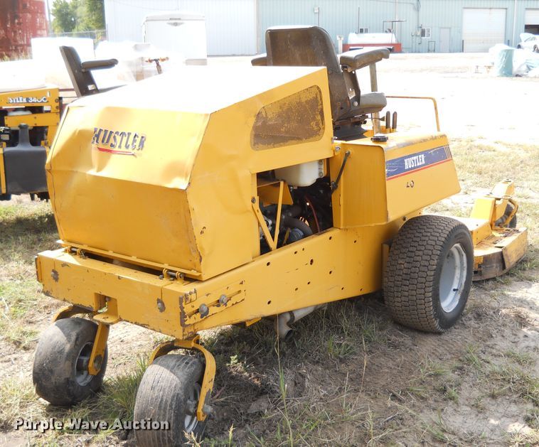 image for item DE4512 2010 Hustler 925008 ZTR lawn mower