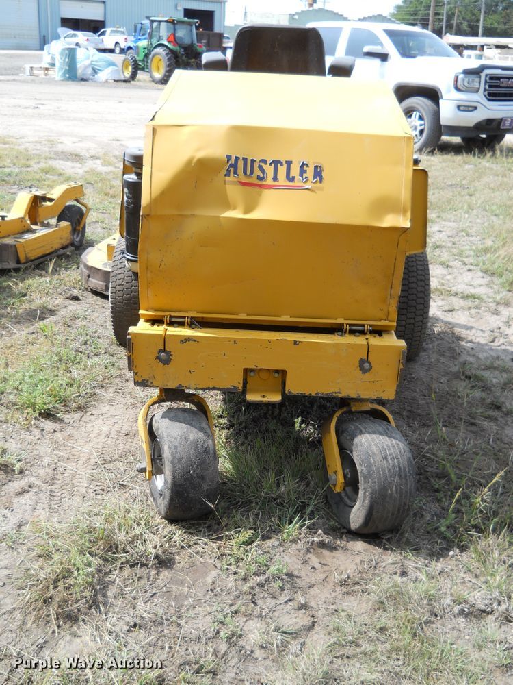 image for item DE4512 2010 Hustler 925008 ZTR lawn mower