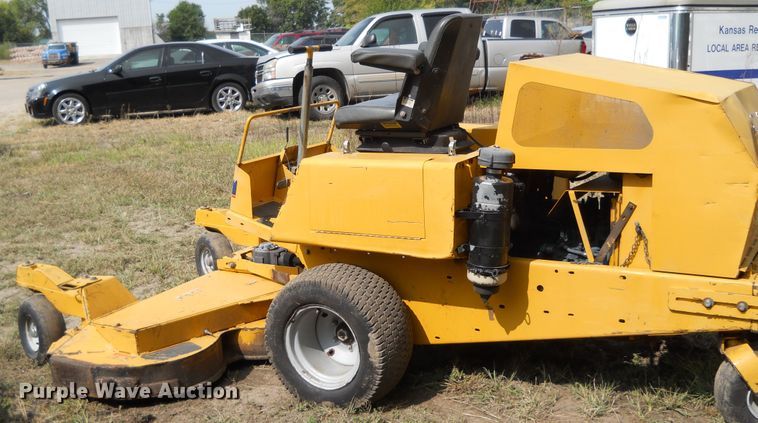 image for item DE4512 2010 Hustler 925008 ZTR lawn mower