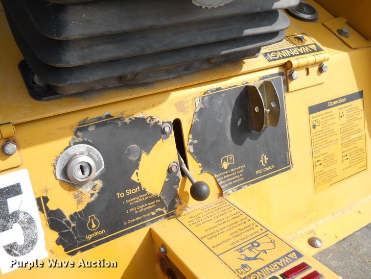 image for item DE4512 2010 Hustler 925008 ZTR lawn mower