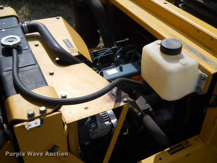 image for item DE4512 2010 Hustler 925008 ZTR lawn mower