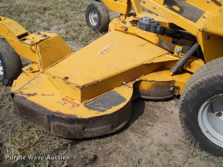 image for item DE4512 2010 Hustler 925008 ZTR lawn mower