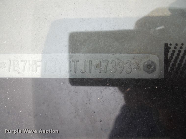 image for item DE4513 1996 Dodge Ram 1500  Club Cab pickup truck