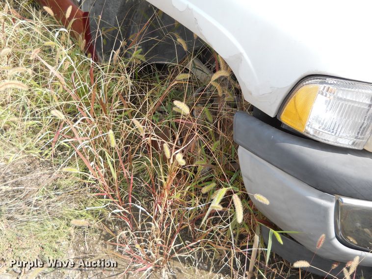 image for item DE4513 1996 Dodge Ram 1500  Club Cab pickup truck