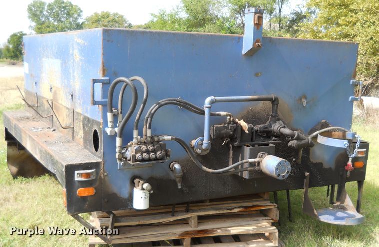 image for item DE4516 Thermo Lay TM375-200 pothole patcher bed