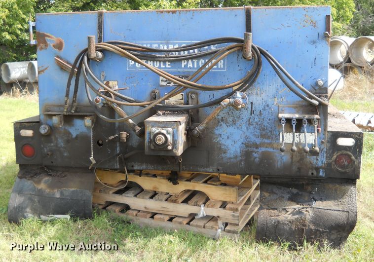 image for item DE4516 Thermo Lay TM375-200 pothole patcher bed