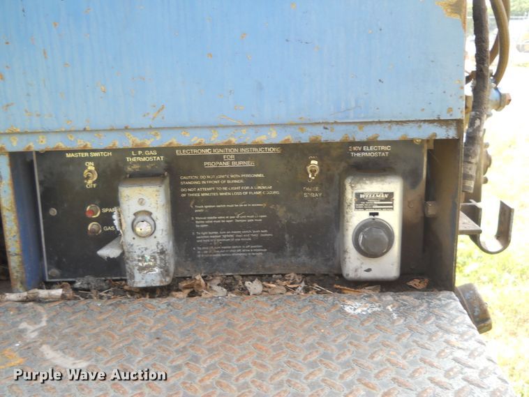 image for item DE4516 Thermo Lay TM375-200 pothole patcher bed